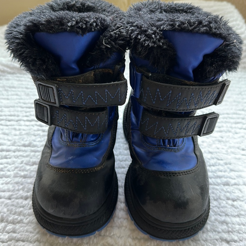 VERON childs snow boots, 9 M good condition
